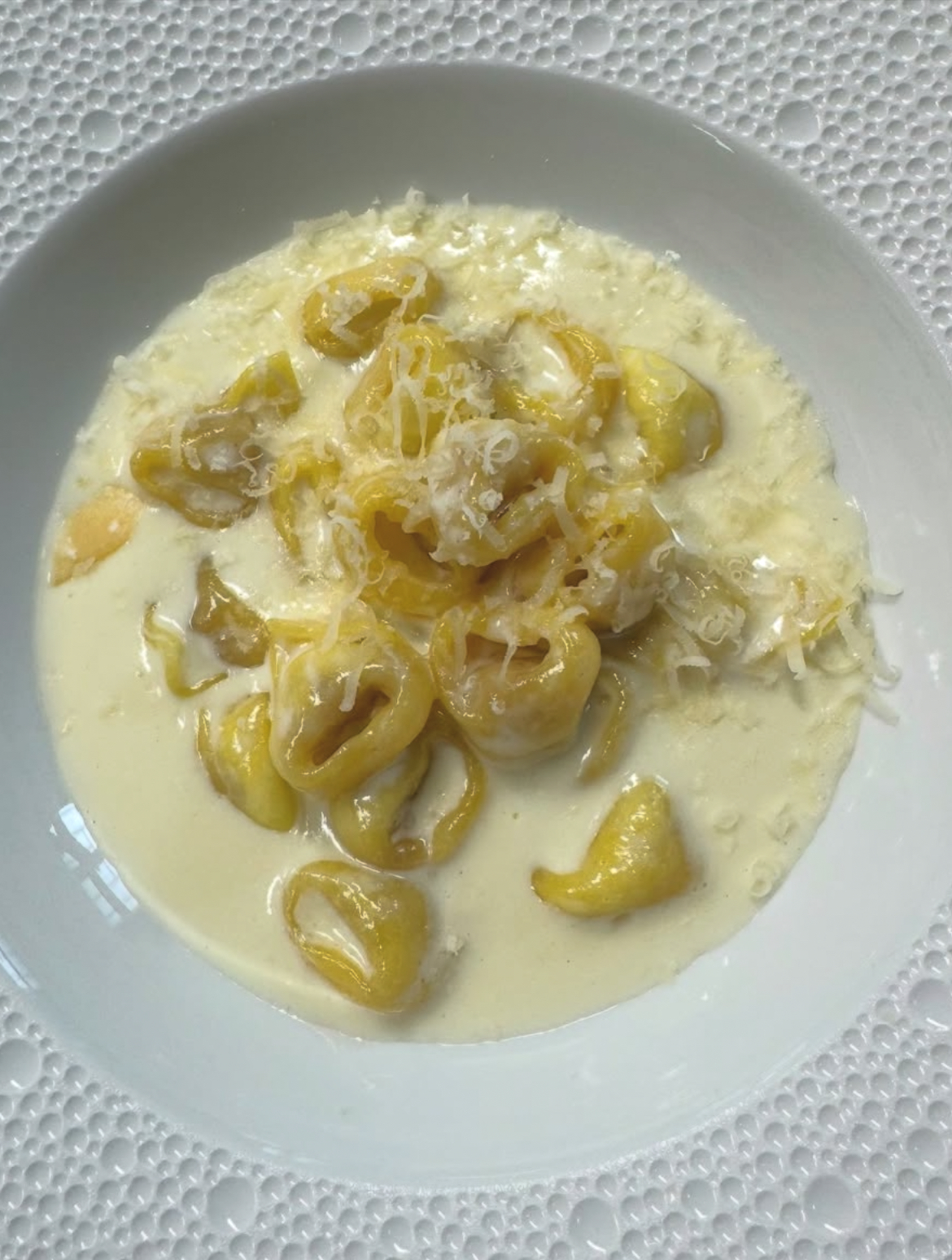 Tortellini in salsa cremosa